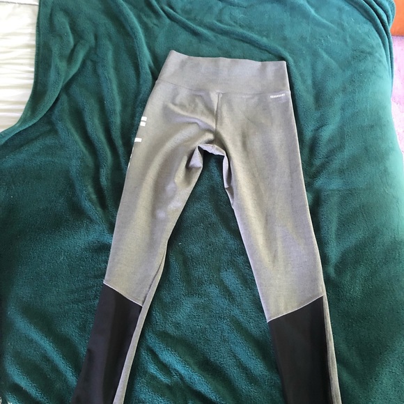 High waisted adidas work out tights medium - Picture 2 of 3